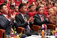 Đại biểu Phạm Quang Linh (Quang Linh Vlogs, thứ 2 từ trái sang) tại Đại hội.