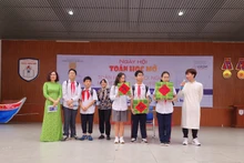 Học sinh tham dự Ngày hội Toán học mở.