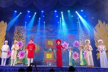 Chương trình nghệ thuật định kỳ "Dạ cổ Cầm Thi" tại Nhà hát Tây Đô.