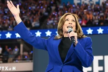 Phó Tổng thống Mỹ Kamala Harris phát biểu trong cuộc vận động tranh cử ở bang Wisconsin ngày 20/8/2024. (Ảnh: AA/TTXVN)