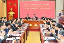 Quang cảnh buổi làm việc tại Trụ sở Hội đồng Lý luận Trung ương sáng 13/2. 