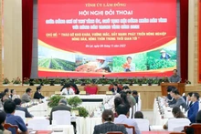 Bí thư Tỉnh ủy Lâm Đồng Trần Đức Quận phát biểu ý kiến tại Hội nghị.