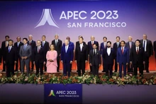 Chủ tịch nước Võ Văn Thưởng với các Nhà Lãnh đạo Kinh tế APEC. (Ảnh: Thống Nhất/TTXVN)