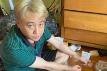 Diễn viên hài Trần Hữu Tín thời điểm bị bắt vì “Tổ chức sử dụng trái phép chất ma túy”. (Ảnh: Công an cung cấp)