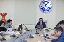 Ông Nguyễn Hồng Thắng, Cục trưởng Cục Viễn thông (Bộ Thông tin và Truyền thông) trao đổi với các phóng viên.