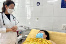 Sản phụ N.N.H đã sinh con an toàn nhờ sự hỗ trợ, can thiệp kịp thời của các y, bác sĩ liên viện Đà Nẵng. (Ảnh: Bệnh viện Đà Nẵng cung cấp)