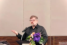 Giám đốc UNAIDS khu vực châu Á-Thái Bình Dương Eamonn Murphy chia sẻ tại hội thảo.
