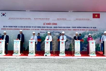 Nghi thức khởi công dự án.
