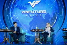 Các nhà khoa học trao đổi tại tọa đàm.