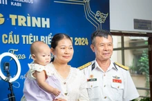 Ông Trần Văn Toan (Mê Linh, Hà Nội) và vợ Vương Thị Hòa đã có hơn 100 lần hiến tiểu cầu.
