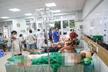 Đến chiều 23/12, Khoa Cấp cứu Bệnh viện đa khoa tỉnh Tây Ninh tiếp nhận năm ca bị thương liên quan đến vụ việc. (Ảnh: Giang Phương/TTXVN)