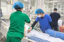 Bệnh nhân đang được điều trị tích cực.