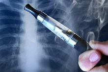 Khói thuốc lá thế hệ mới có chứa các chất gây ung thư.