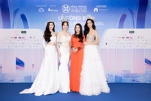Tốp 3 Miss World Vietnam 2022 xuất hiện tại thảm xanh của Lễ công bố thông tin về vòng Chung kết toàn quốc Miss World Việt Nam 2023 tại Quy Nhơn.