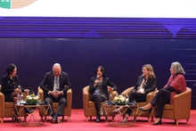 Các thành viên Hội đồng giải thưởng VinFuture chia sẻ về những thách thức với các nhà khoa học nữ.