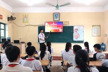 Học sinh Trường THCS Phú Xuyên (Hà Nội) sinh hoạt đội với Chuyên đề “Kỹ năng sử dụng mạng xã hội lành mạnh, an toàn”.