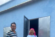 Bí thư chi bộ, Trưởng thôn Hòa Ngãi La Lang Tiến luôn gần gũi, quan tâm thăm hỏi bà con trong buôn làng.