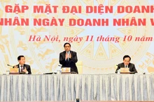 Thủ tướng Phạm Minh Chính chủ trì Hội nghị trực tuyến Thường trực Chính phủ gặp mặt đại diện doanh nhân nhân Ngày Doanh nhân Việt Nam. 