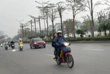 Hà Nội trời rét đậm và có mưa phùn. Ảnh: ĐT