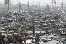 Siêu bão Haiyan tàn phá thành phố Tacloban, thủ phủ tỉnh Leyte (Philippines). Ảnh: Reuters