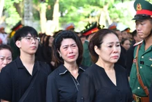[Ảnh] Người dân xếp hàng từ sáng sớm viếng Tổng Bí thư Nguyễn Phú Trọng