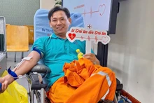Công đoàn viên EVNHCMC tham gia hiến máu nhân đạo.
