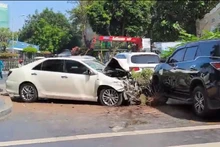 Hình ảnh vụ tai nạn do ô-tô gây ra