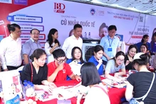 Tư vấn tuyển sinh (Ảnh: NEU)