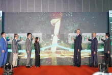 Các đại biểu ấn nút khai mạc triển lãm quốc tế lần thứ 16 về công nghệ xử lý, chế biến và đóng gói bao bì tại Việt Nam- ProPak Vietnam 2023