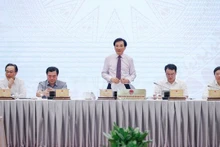 Bộ trưởng, Chủ nhiệm Văn phòng Chính phủ Trần Văn Sơn chủ trì họp báo Chính phủ thường kỳ tháng 6. (Ảnh: VGP) 