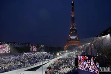 Lễ khai mạc Olympic 2024 hoành tráng và lung linh trên sông Seine 