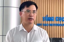 Theo ông Nguyễn Văn Hưởng, Trưởng phòng Dự báo thời tiết của Trung tâm Dự báo khí tượng thủy văn quốc gia, dự báo trong ngày và đêm nay, bão số 2 tiếp tục di chuyển theo hướng tây bắc với tốc độ 10-15km/giờ và sẽ đi vào sâu vào khu vực vịnh Bắc Bộ.