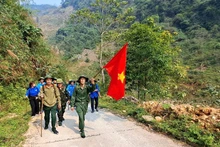 Hành quân đến với những địa danh lịch sử trong cuộc chiến đấu bảo vệ biên giới phía bắc ở Vị Xuyên.