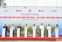 Thủ tướng Phạm Minh Chính và các đại biểu tham dự Lễ khởi công.