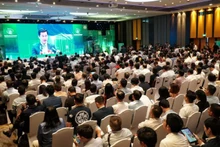 Khách mời tham gia Phiên toàn thể "Phát triển công trình xanh thúc đẩy chuyển đổi xanh ngành xây dựng: Cơ hội và thách thức".