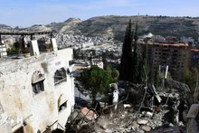 Hiện trường cuộc không kích của Israel xuống Damascus, Syria. (Ảnh: THX/TTXVN)