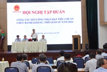 Hội nghị tập huấn công tác xét công nhận đạt tiêu chuẩn chức danh giáo sư, phó giáo sư năm 2024.