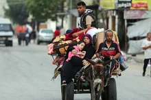 Theo Liên hợp quốc, khoảng 1 triệu người chạy khỏi Rafah trong ba tuần qua. (Ảnh REUTERS)