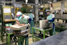 Hoạt động sản xuất tại Công ty TNHH TOTO Việt Nam - chi nhánh Hưng Yên, khu công nghiệp Thăng Long II, tỉnh Hưng Yên.