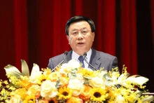 GS.TS Nguyễn Xuân Thắng, Ủy viên Bộ Chính trị, Chủ tịch Hội đồng Lý luận Trung ương, Giám đốc Học viện Chính trị quốc gia Hồ Chí Minh phát biểu tại Hội thảo.