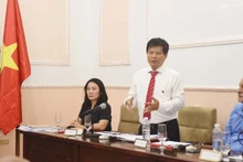 Phó Chủ tịch Hội Nhà báo Việt Nam Trần Trọng Dũng phát biểu tại hội thảo. Ảnh: TTXVN