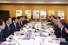Quang cảnh cuộc làm việc.