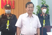 Cơ quan An ninh điều tra, Công an tỉnh Đồng Nai thi hành lệnh bắt bị can Trần Minh Hùng.