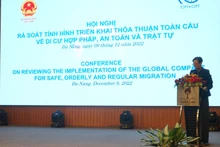 Trưởng Phái đoàn đại diện Tổ chức Di cư quốc tế phát biểu tại hội nghị.