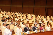 Tổng Bí thư, Chủ tịch nước Tô Lâm cùng các lãnh đạo, nguyên lãnh đạo Đảng, Nhà nước và các đại biểu dự Hội nghị toàn quốc. (Ảnh: TTXVN)