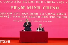 [Ảnh] Thủ tướng Phạm Minh Chính gặp lưu học sinh và cộng đồng người Việt tại Trùng Khánh
