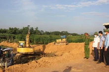 Cưỡng chế công trình vi phạm tại thị trấn Đại Đình.