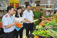 Hà Nội triển khai công tác hậu kiểm về an toàn thực phẩm trên địa bàn thành phố năm 2025. (Ảnh: baodautu.vn)