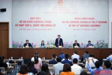 Quang cảnh buổi họp báo về dự kiến chương trình Kỳ họp thứ 4, Quốc hội khóa XV chiều 17/10.
