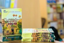 Cuốn sách “Người bạn đường du lịch văn hóa Hội An” vừa được Nhà xuất bản Chính trị quốc gia Sự thật ấn hành.
